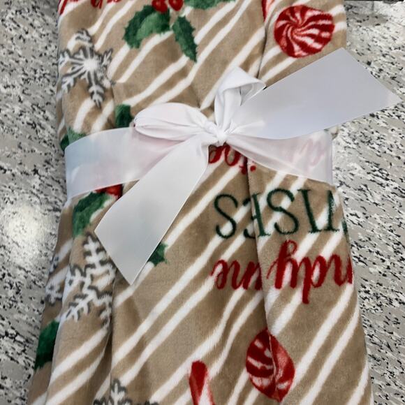 Christmas Candy Wish Mistletoe Kisses Candycane Snowflake Striped Throw Blanket - Picture 6 of 11